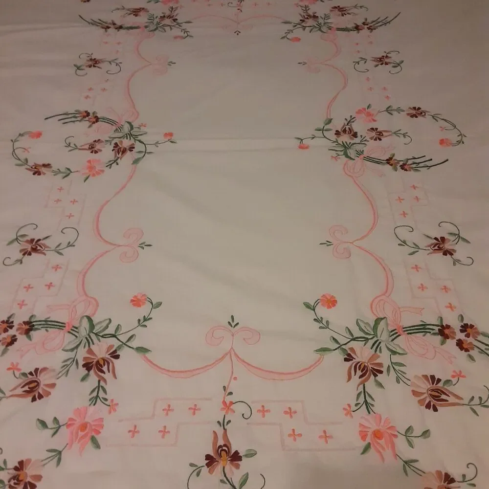 Vintage Handmade Needlepoint Scalloped Floral Tablecloth Intricate Beautiful